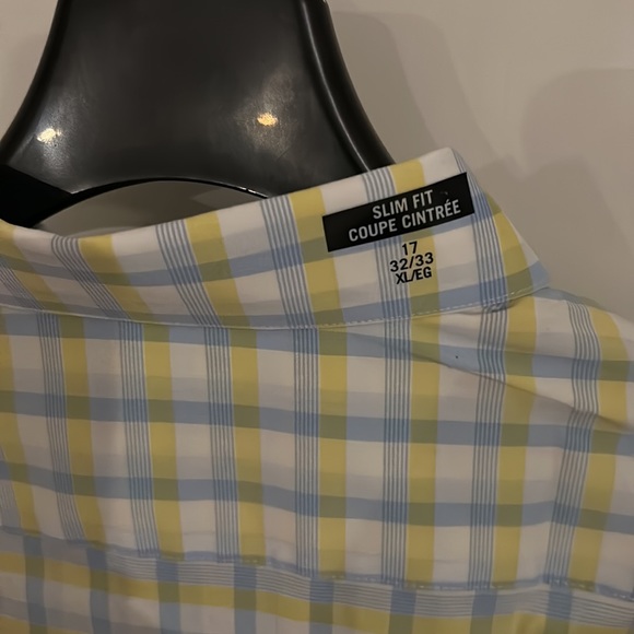 Brand new Van Heusen button up (XL) - Picture 3 of 4